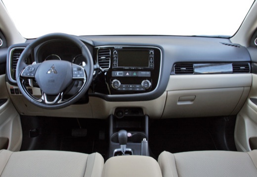 MITSUBISHI Outlander 2.0I 200 PHEV Hybride rechargeable Essence Instyle - Véhicule Occasion Océane Auto