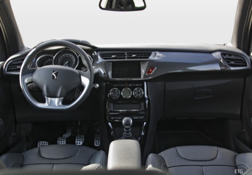 DS DS 3 PureTech 82 BVM5 Connected Chic - Véhicule Occasion - Océane Auto DS DS 3 PureTech 82 BVM5 Connected Chic - Véhicule Occasion Océane Auto