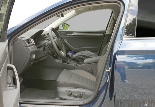 SKODA SUPERB COMBI