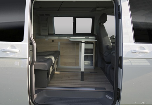 VOLKSWAGEN UTILITAIRES CALIFORNIA 6.1